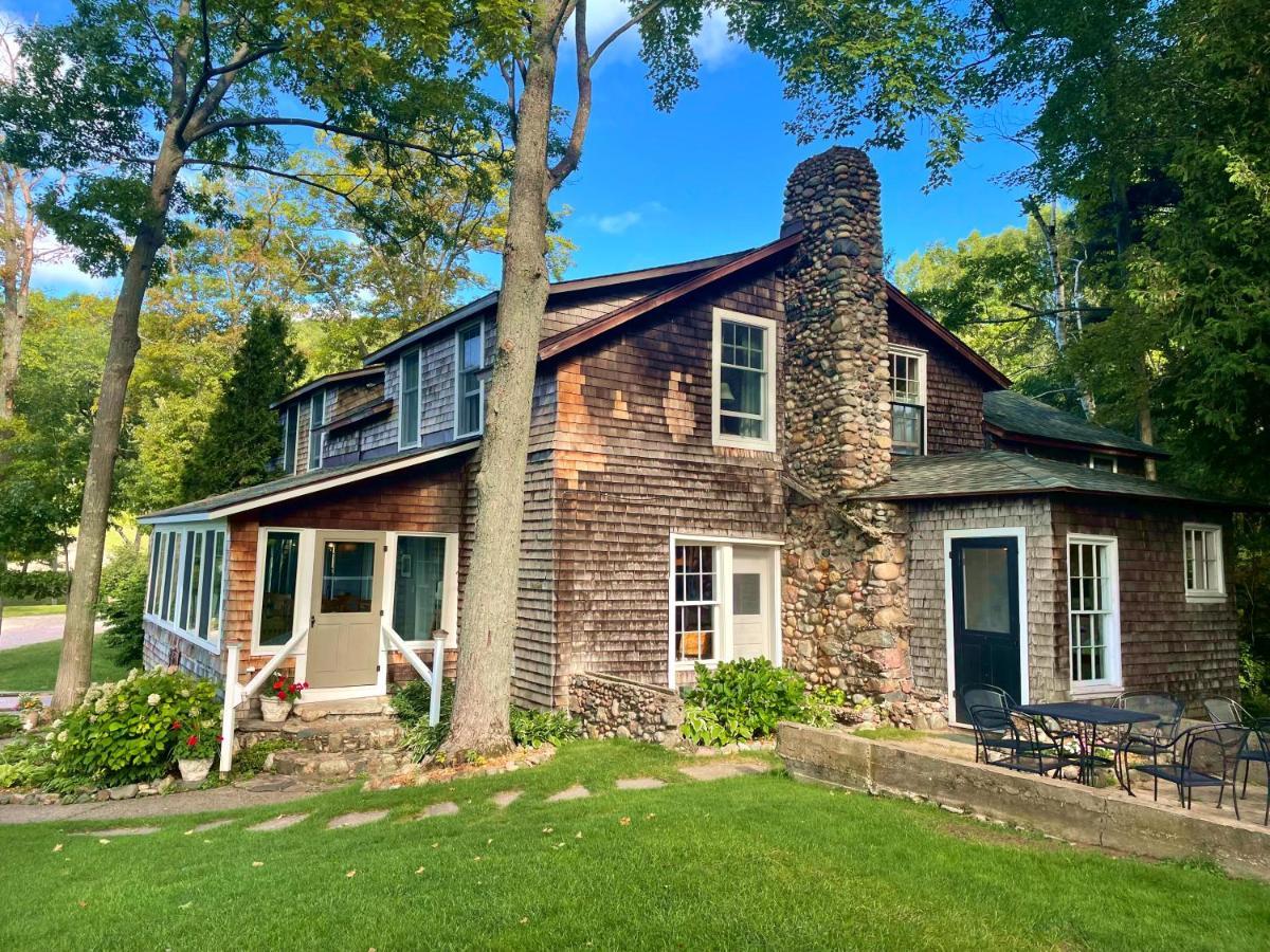 Chimney Corners Resort Frankfort Exterior photo