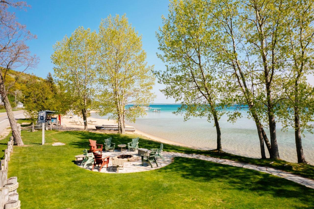 Chimney Corners Resort Frankfort Exterior photo