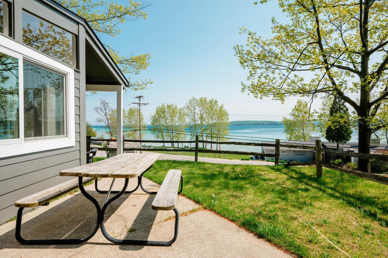 Chimney Corners Resort Frankfort Exterior photo